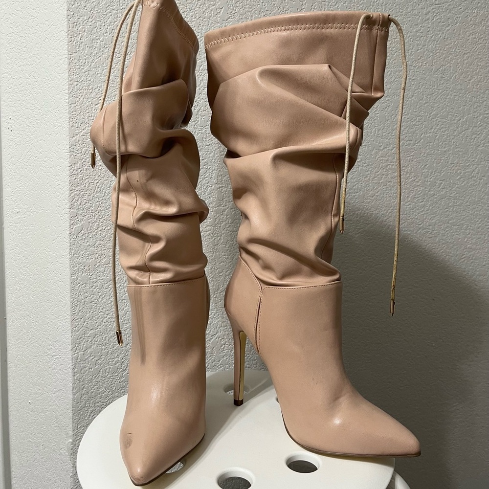 Elegant Tan Women's Boots